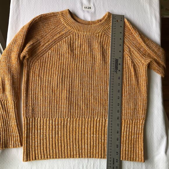 Universal Thread Women Long Sleeve Scoop Neck Knit Sweater size S,Mustard Yellow - Picture 3 of 7